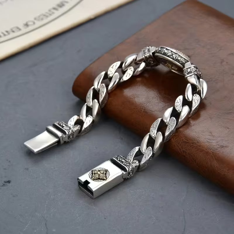 Eye-catching, classic, and durable: elevate your style by wearing this high-end, ethnic-inspired rotating bracelet.