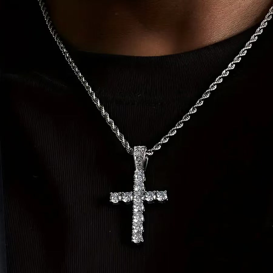 Men’s Sparkling Cross Shape Necklace, Brilliant Crystal Pendant on 50cm Twist Rope Chain. Trendy Hip Hop Rhinestone Pendant for Parties & Daily Wear.